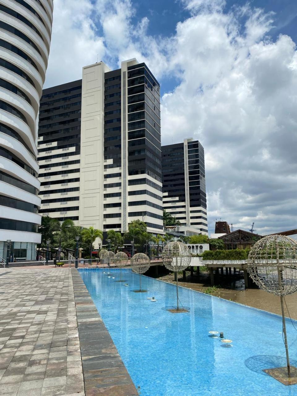 Puerto Santa Ana, Torres Bellini, 2 Dormitorios, Parqueo กวายากิล ภายนอก รูปภาพ